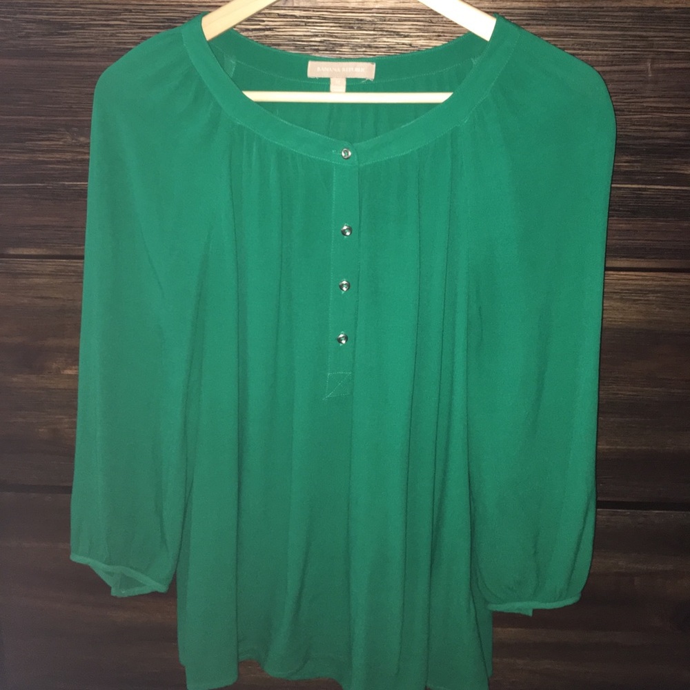 Bright kelly green Banana Republic blouse